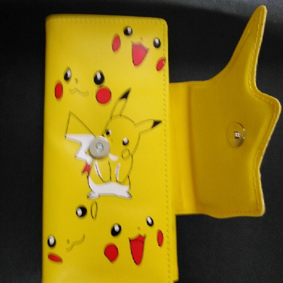Pikachu purse - Picture 4 of 4