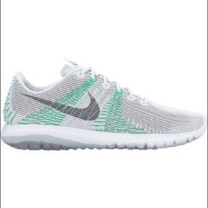 Nike Fury tennis shoes