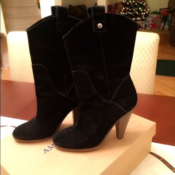 American Eagle Suede Boots