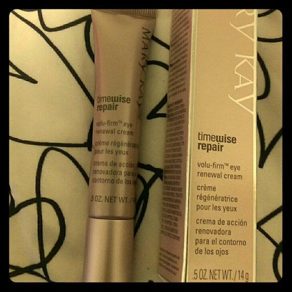 New Mary Kay Timewise volu-firm eye renewal cream