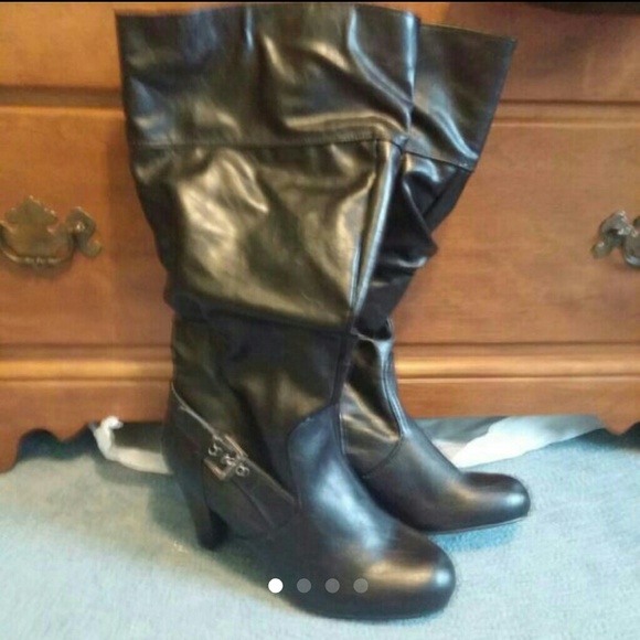 Black wide calf heeled G by guess boots