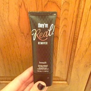 Benefits They're Real eye makeup remover