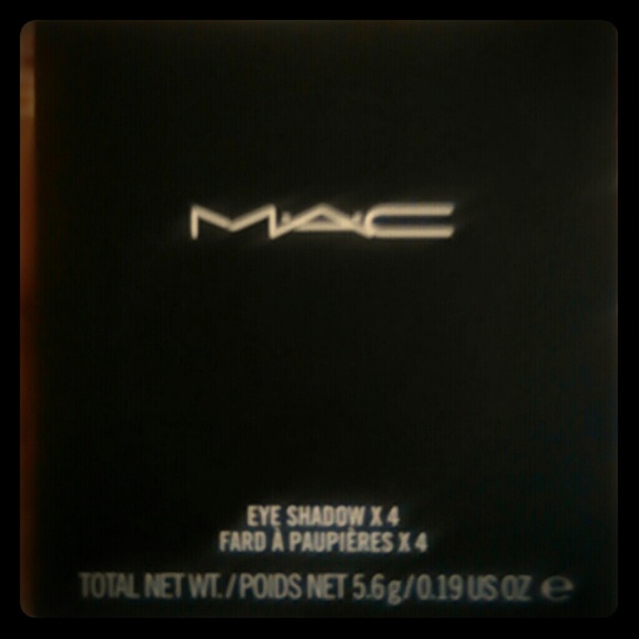MAC eyeshadow mini palate *NEED GONE*