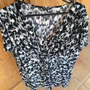 Daisy Fuentes Beautiful blouse