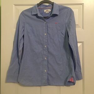 Size 4 vineyard vines button down