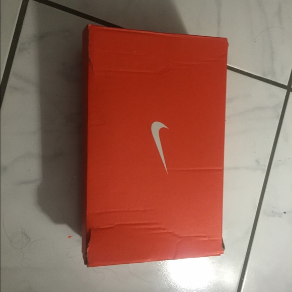 NIKE SIDELINE III CHEER SHOES SZ 7