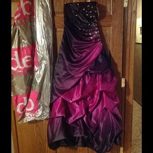 PROM DRESS FROM DEBS! NEW WITH TAGS