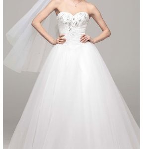 David's Bridal Strapless Wedding Dress
