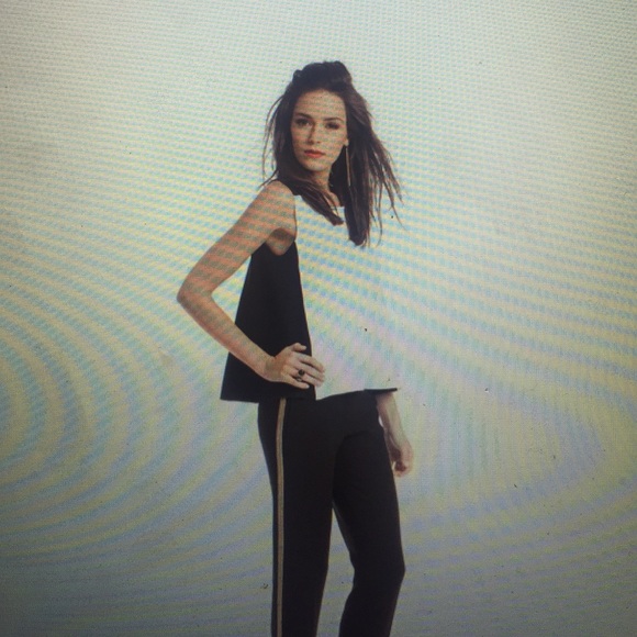 Trina Turk Jaala top - Picture 2 of 4