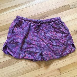 Brandy Melville eve paisley shorts