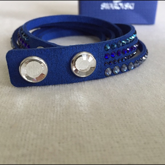 🚫SOLD🚫Swarovski Dark Blue Slake Bracelet - Picture 4 of 4