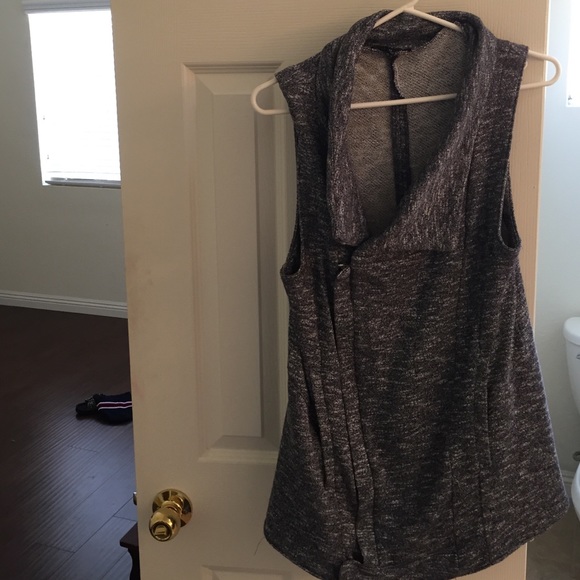 blue vest