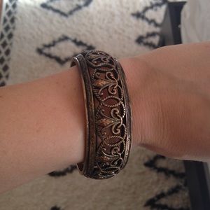 Price drop today only 🎉Anthropologie Bangle