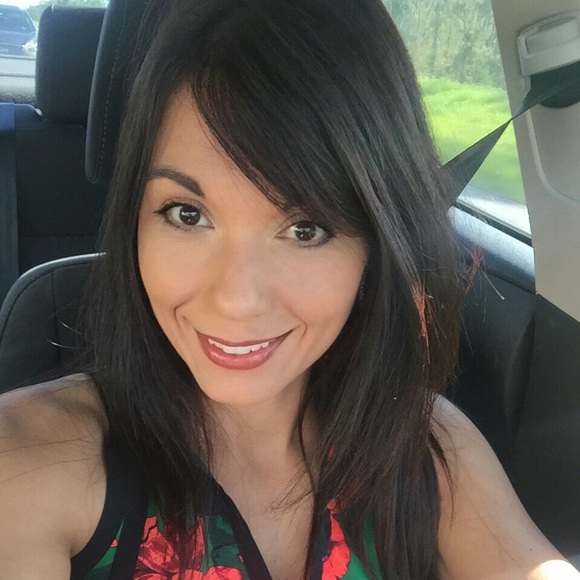 Meet your Posher, Jacqueline