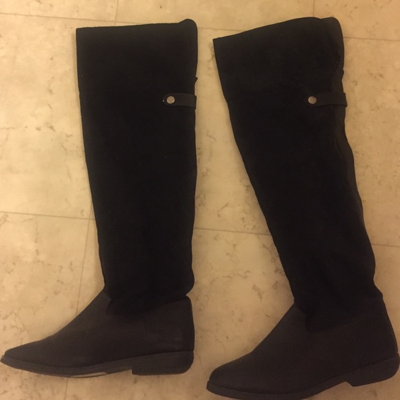 Black knee faux suede high boots sz 6