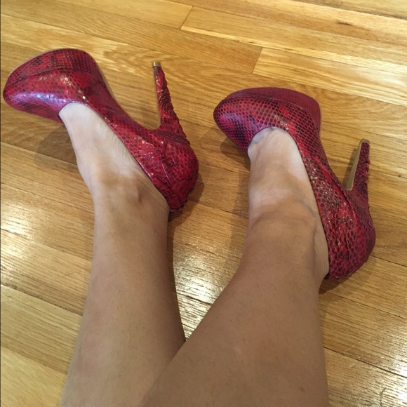 Red Vince Camilo Snakeskin platforms