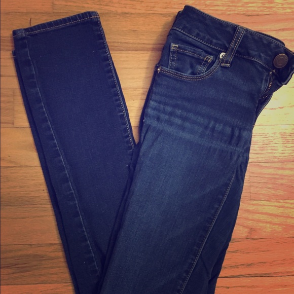 💙American Eagle Dark Wash Skinnies💙