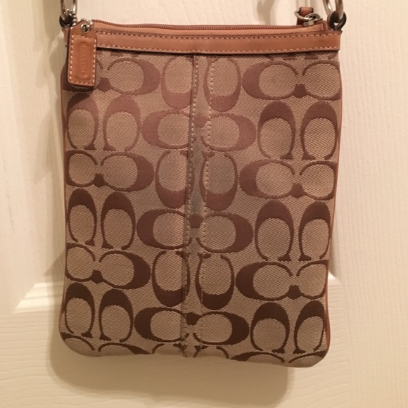 Coach Crossbody - Picture 3 of 4