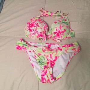 Victoria's Secret bombshell bathing suit