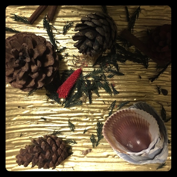 BRAND NEW Beautiful gold Decoration piece tray!