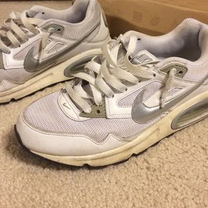 Women's Nike Air Max Skyline