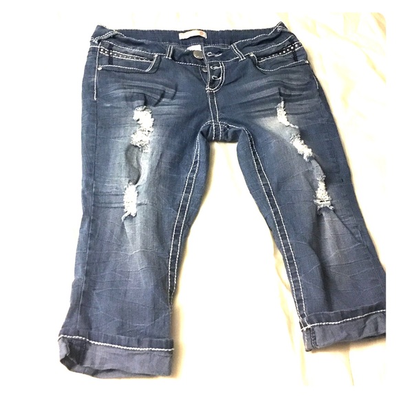 Capri stretch with cute tears