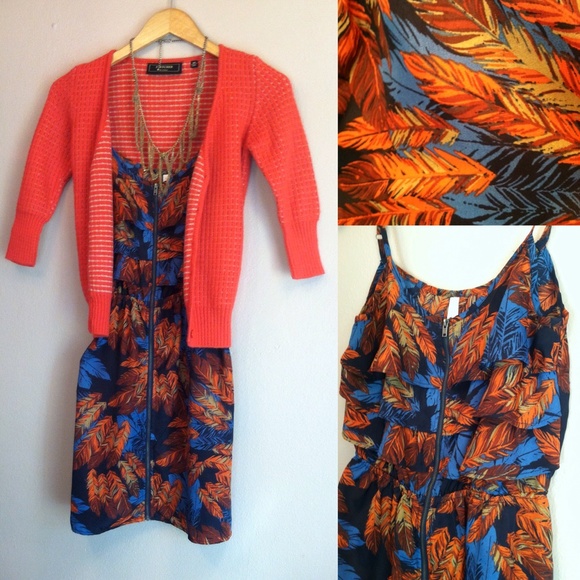 Xhilaration Dresses & Skirts - Xhillaration Zip front graphic print dress