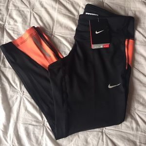 (New) Nike crop leggings