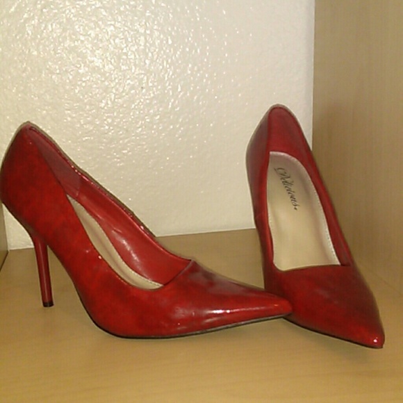 Delicious Shoes Candy Apple Red Small Heels Poshmark Delicious Shoes Candy Apple Red Small Heels Poshmark