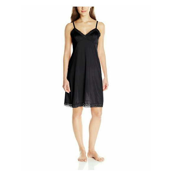 Vanity Fair 3/4 black slip
