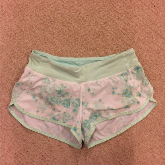Lululemon Athletica Speed Shorts Size 6