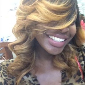 Meet your Posher, Deedee