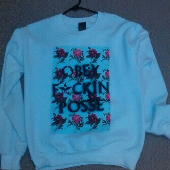 Obey sweater