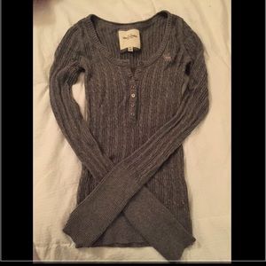 *FOR @WOAHITSHAYLEY* Abercrombie sweater 🐰