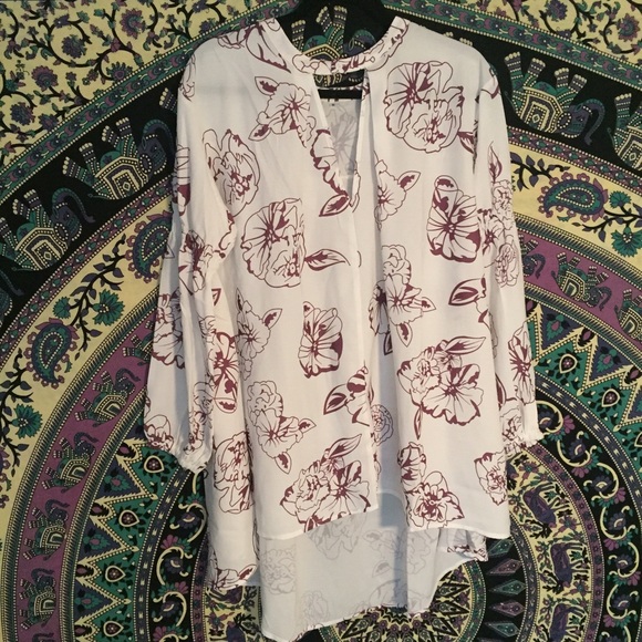 Keyhole floral shift dress