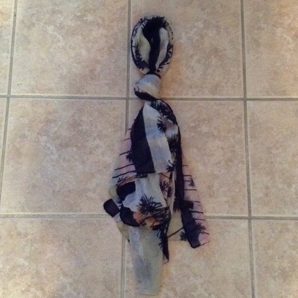 🆕A Bleach scarf!!🎀
