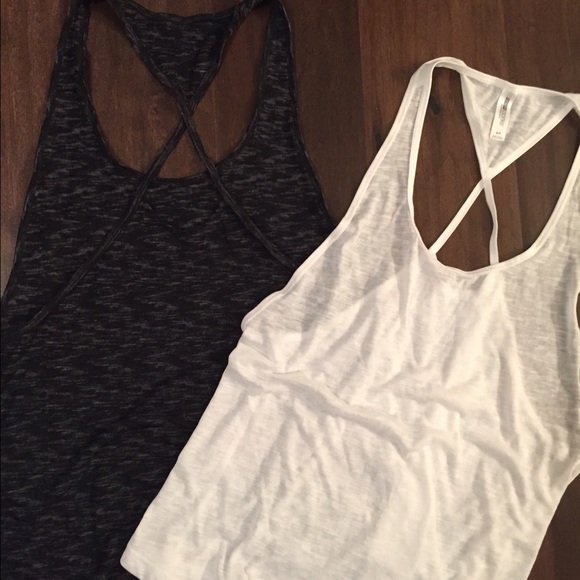 🚫 SOLD 🚫 Express Core strappy tanks - Picture 2 of 2