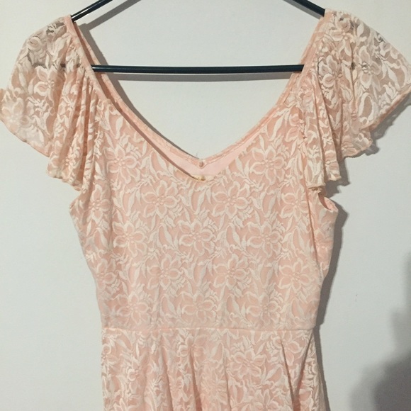 Beautiful peach lace dress! - Picture 3 of 4