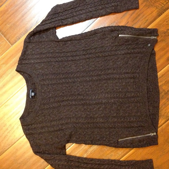 American eagle sweater