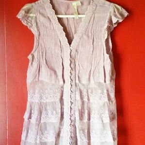 A Diva sheep cap sleeve blouse