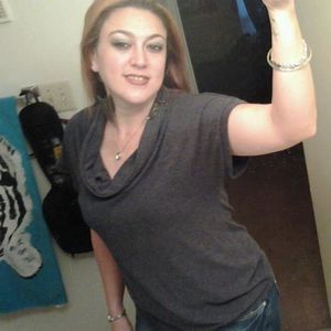 Meet your Posher, Dina