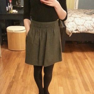 Pleated J Crew mini with pockets!