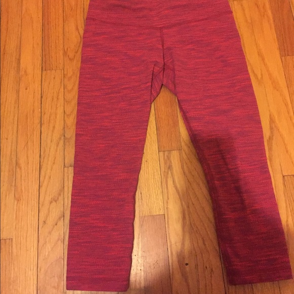 ❌SOLD❌ lululemon Capri pant - Picture 2 of 4