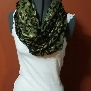 Shimmering Kenneth Cole scarf!