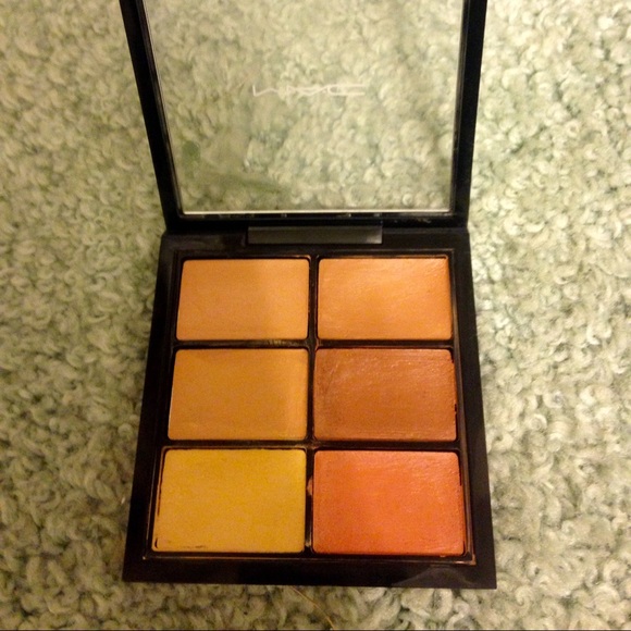 Mac pro conceal and correct pallet / medium