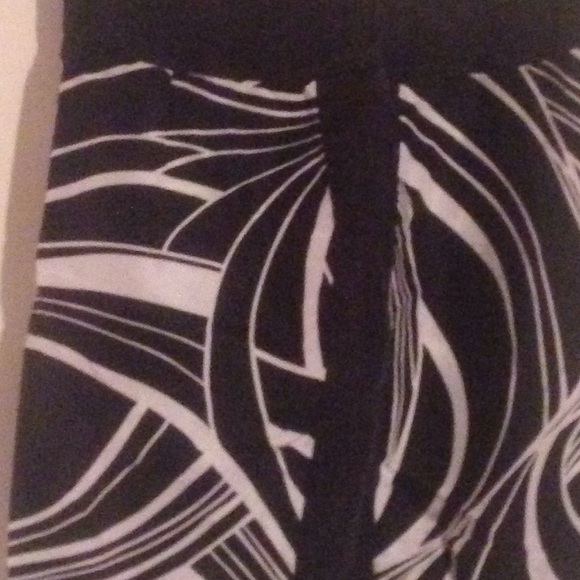 Elements g Size: 4P - Picture 2 of 2