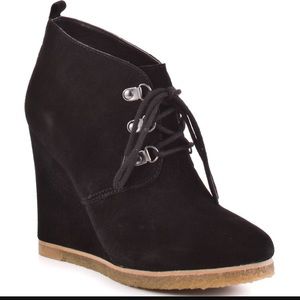 Steve Madden Black Suede Wedges