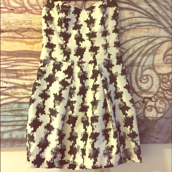 Strapless houndstooth dress - Picture 1 of 3