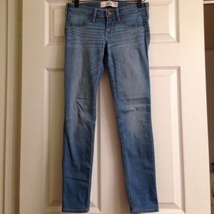 Hollister Medium Wash Super Skinny Jeans, 3S.