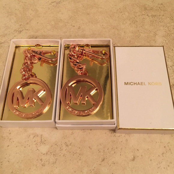 Michael kors rose key chain